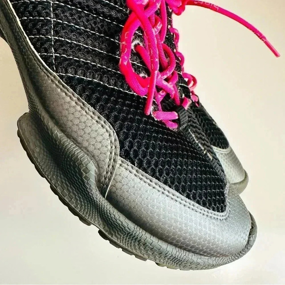 Ecco Biom Train Natural Motion Breast Cancer Awareness Edition Sneakers - Picture 5 of 10